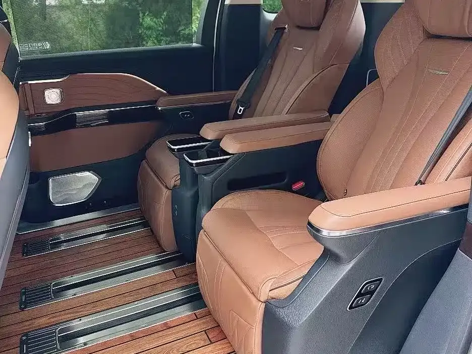 Hongqi HQ9 2024 из CN, фото 6