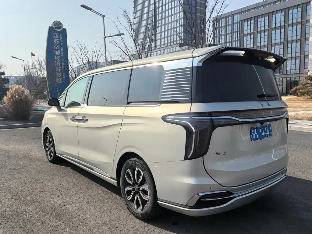 Hongqi HQ9 2024 из CN, фото 5