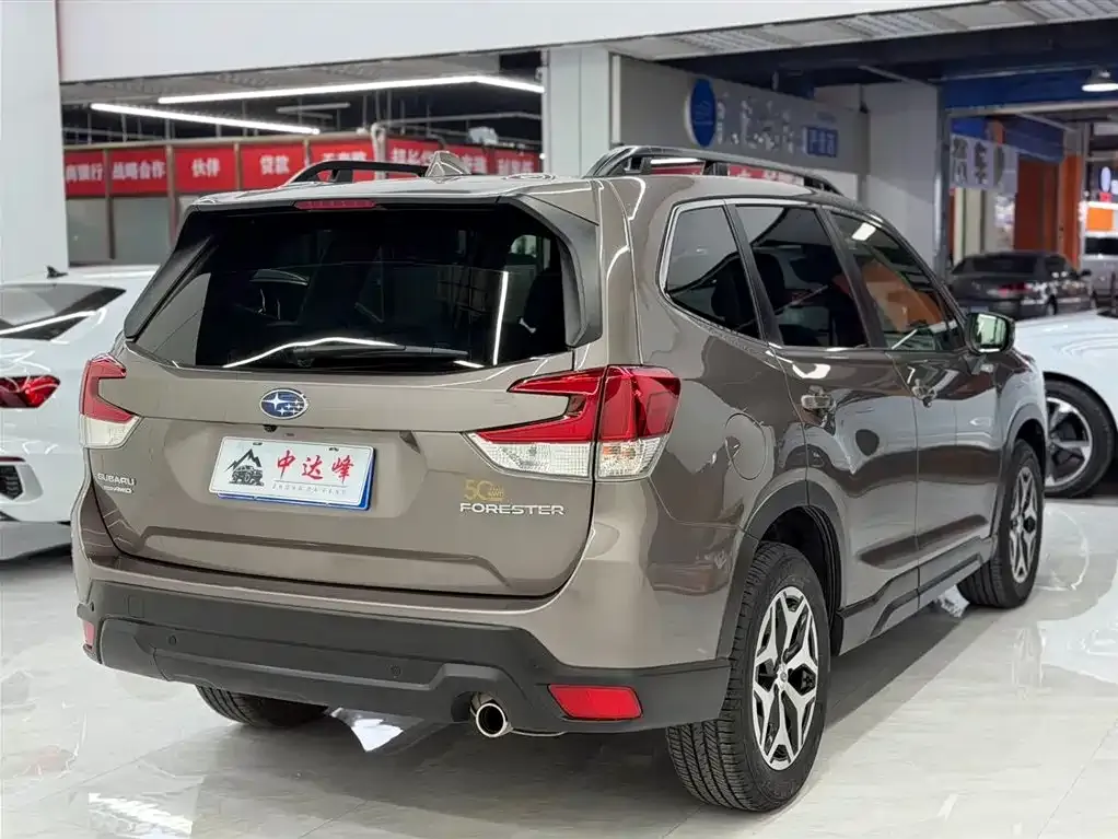 Subaru Forester — фото 5