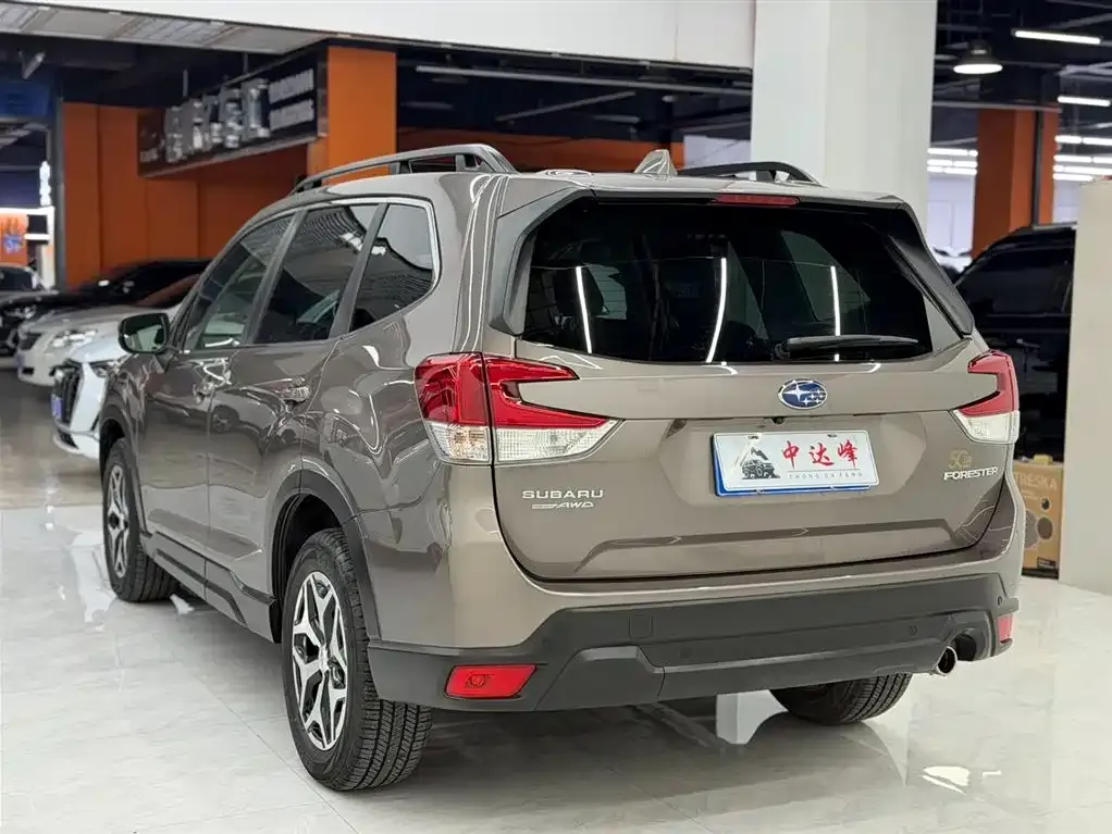Subaru Forester — фото 4