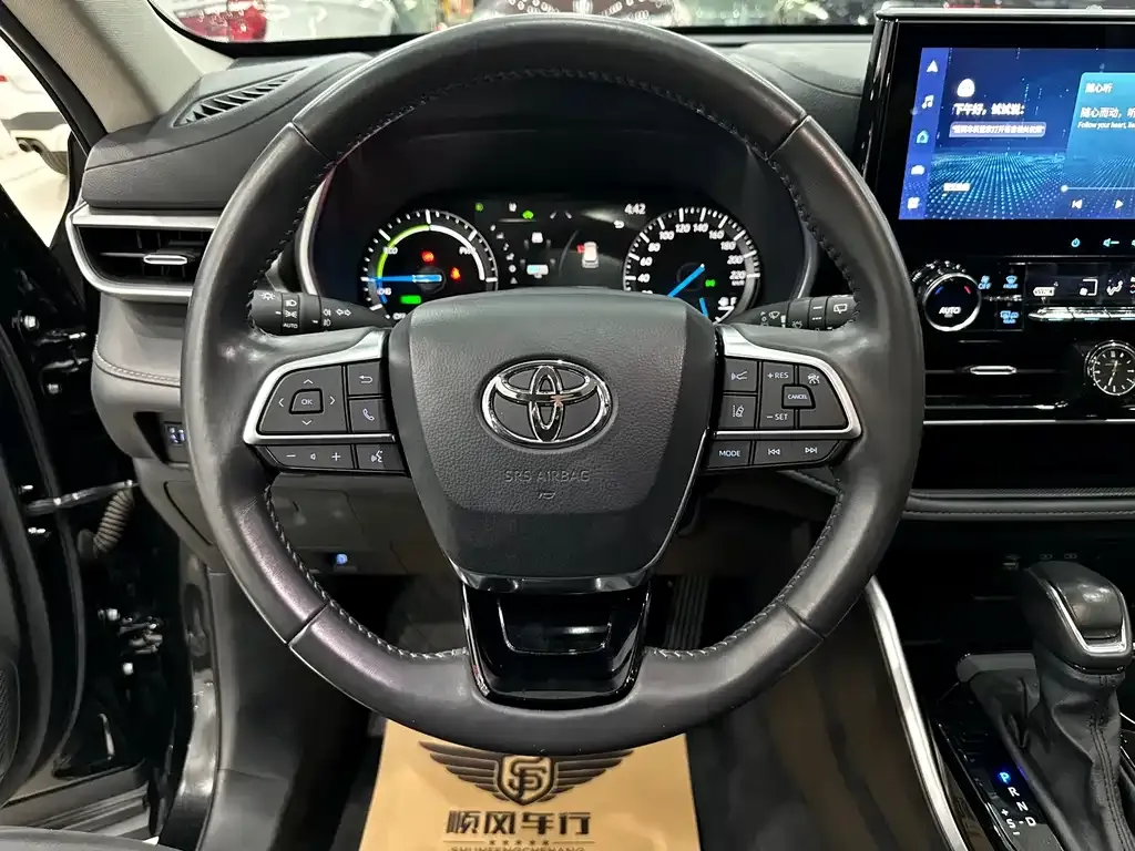 Toyota Highlander — фото 5