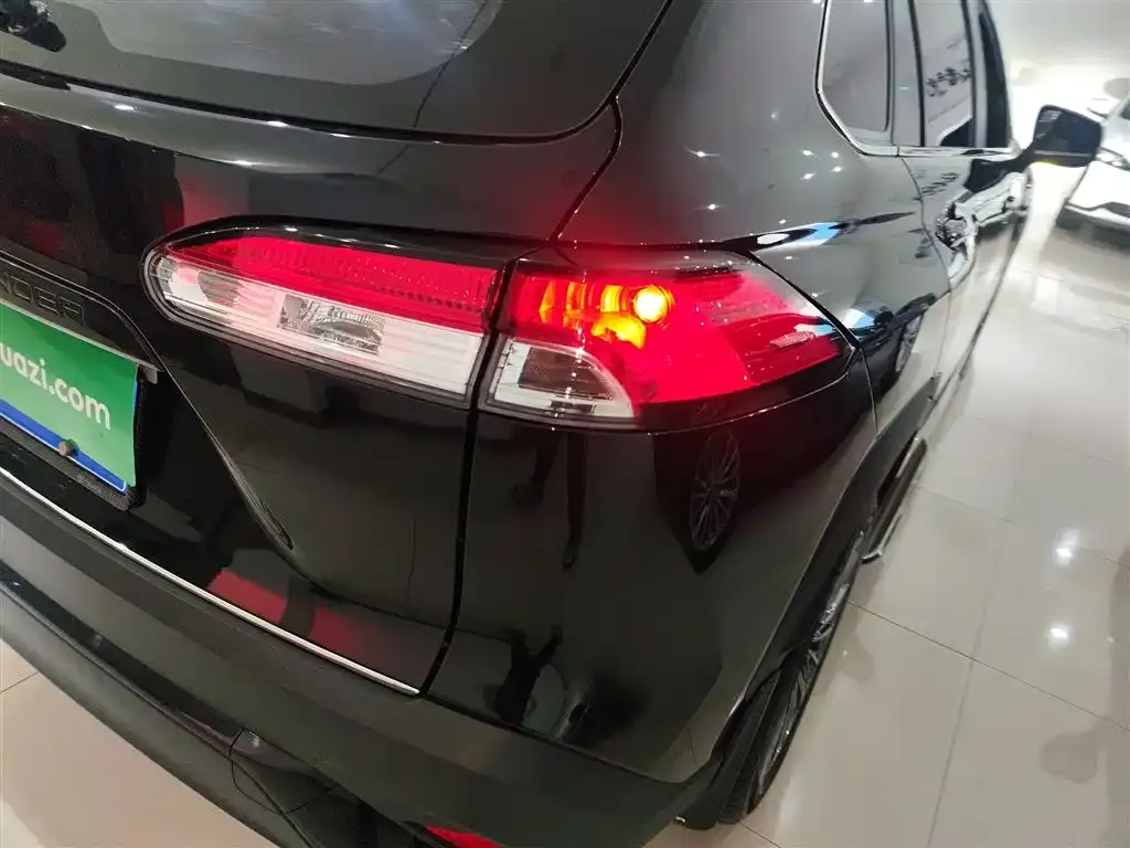 Toyota Frontlander 2023 из CN, фото 3