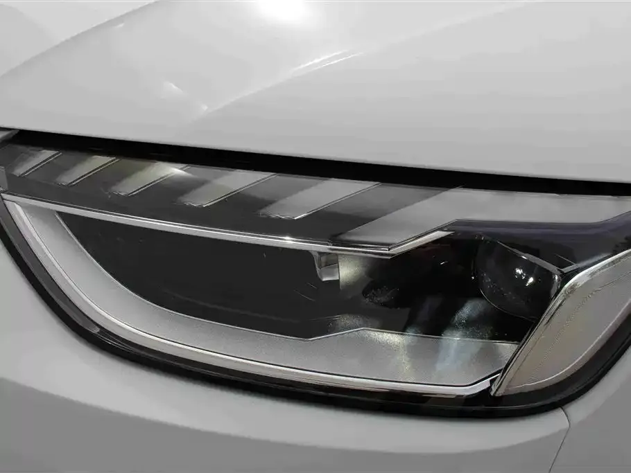 Audi A4L 2021 из CN, фото 3