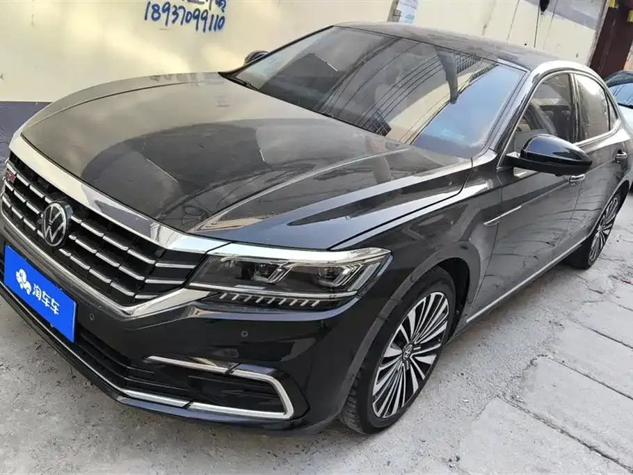 Volkswagen Passat — фото 1