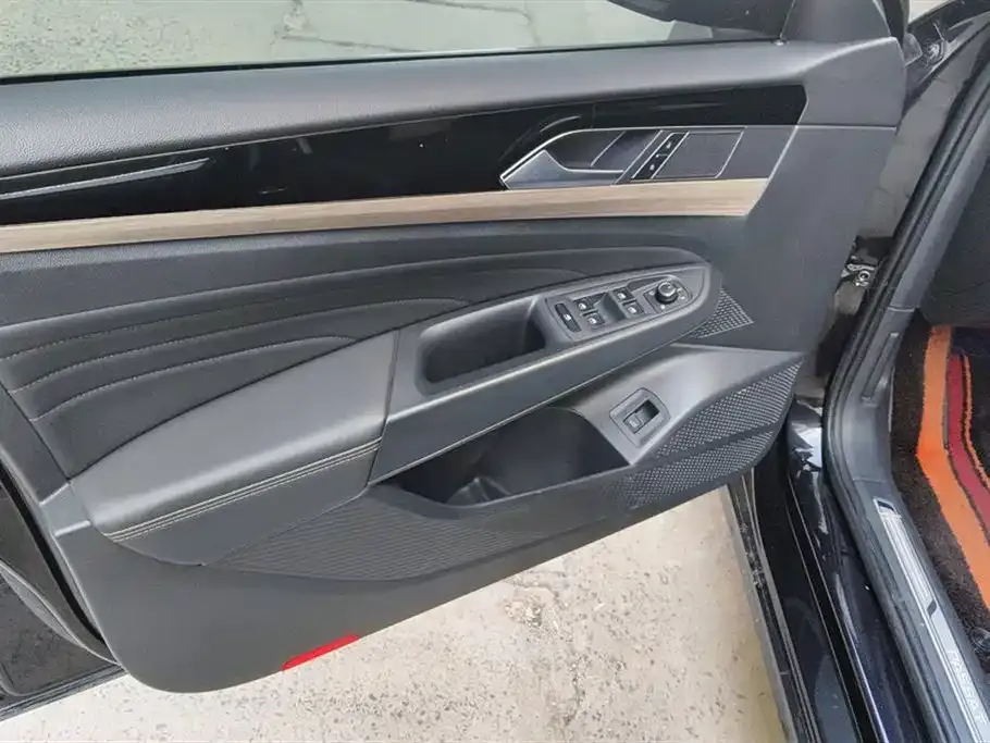 Volkswagen Passat — фото 10