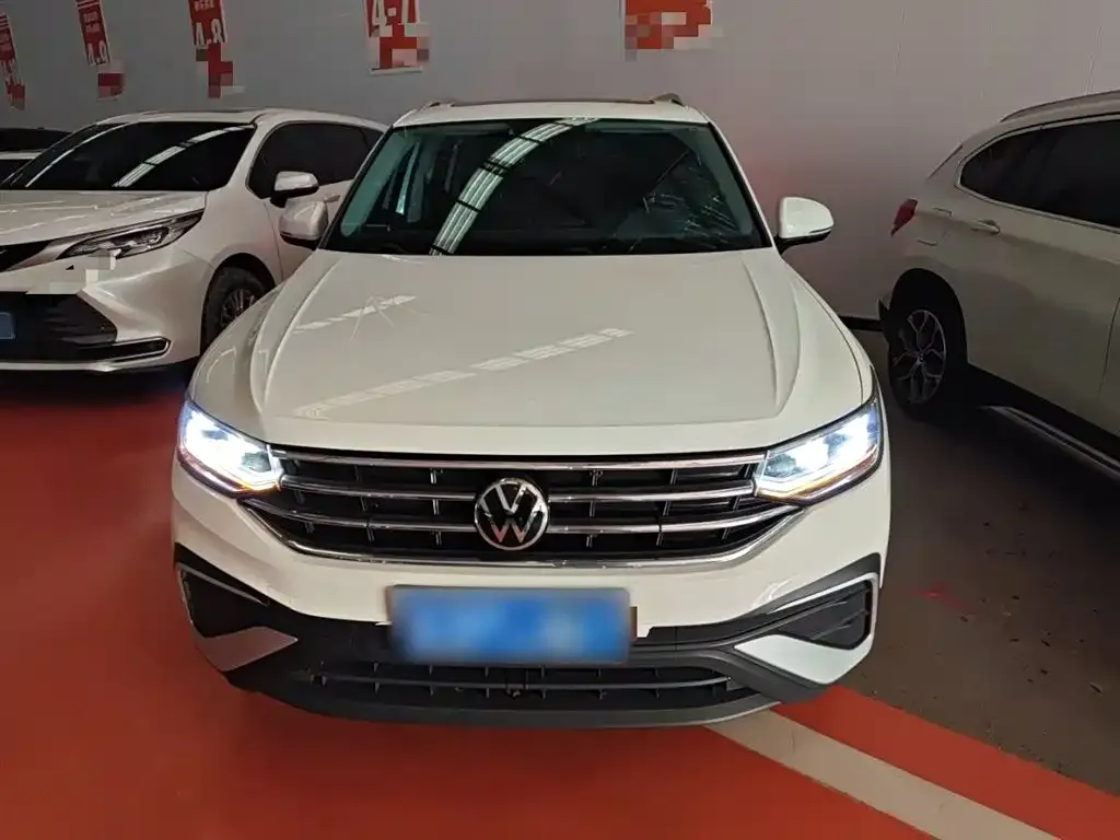 Volkswagen Tiguan L 2022 из CN, фото 2