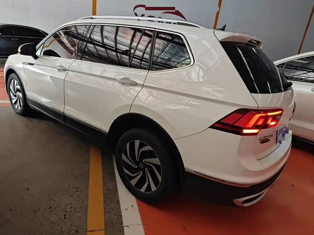 Volkswagen Tiguan L 2022 из CN, фото 4
