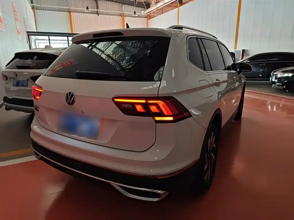 Volkswagen Tiguan L 2022 из CN, фото 8