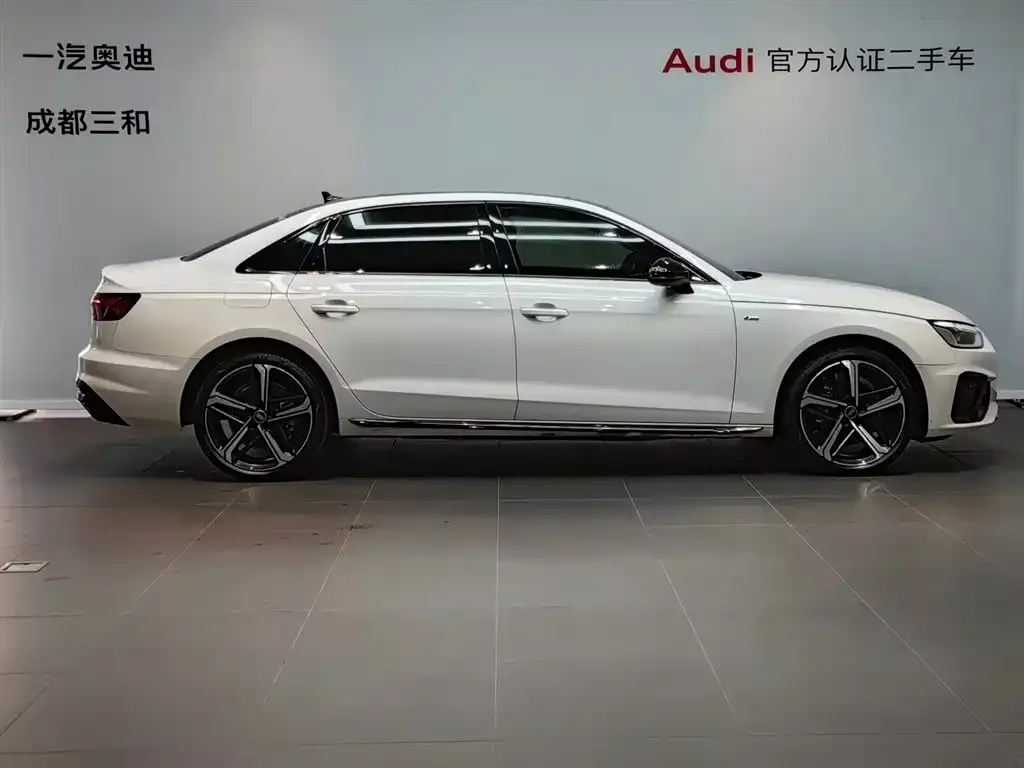 Audi A4L 2024 из CN, фото 3