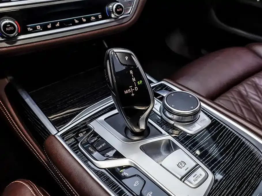 BMW 7 Series 2021 из CN, фото 9