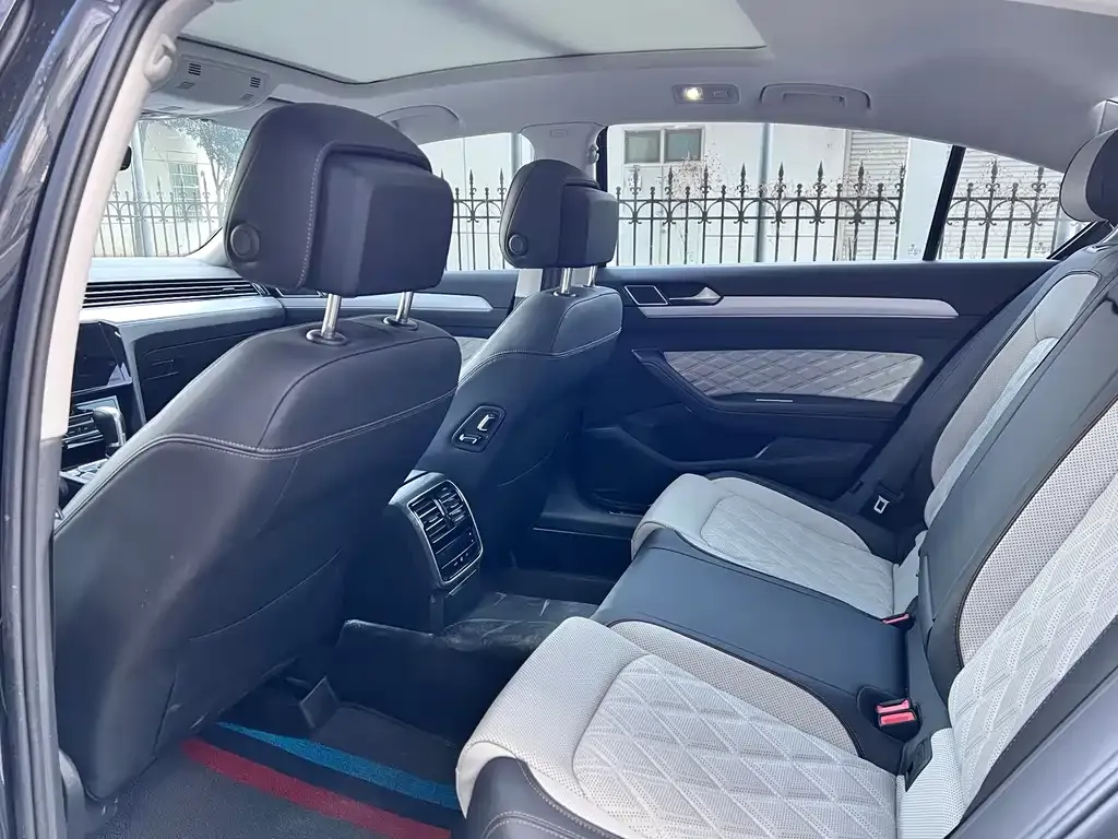 Volkswagen Magotan 2023 из CN, фото 2