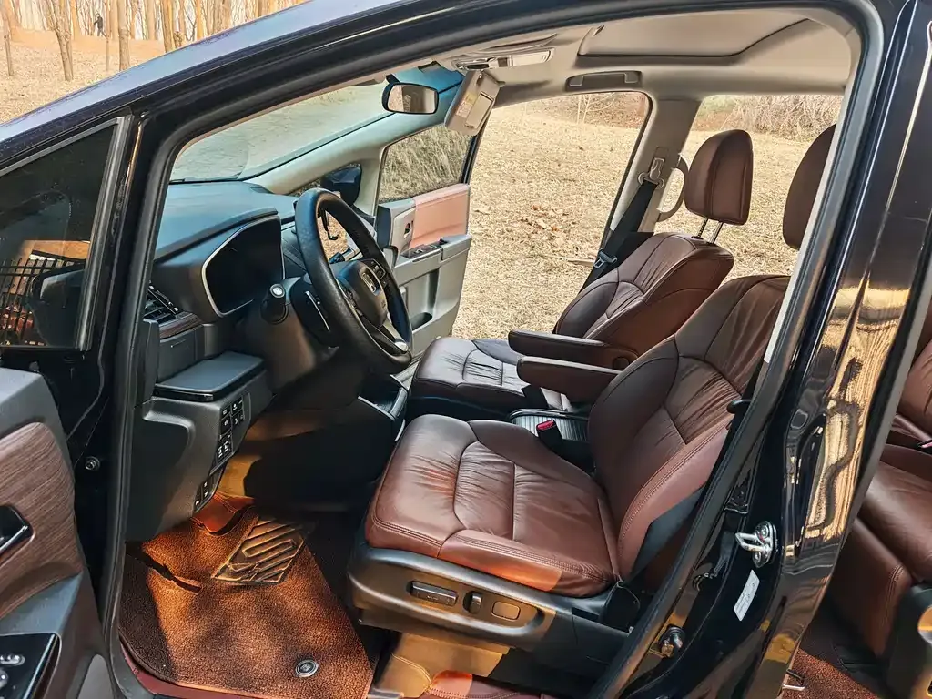 Honda Odyssey 2022 из CN, фото 10