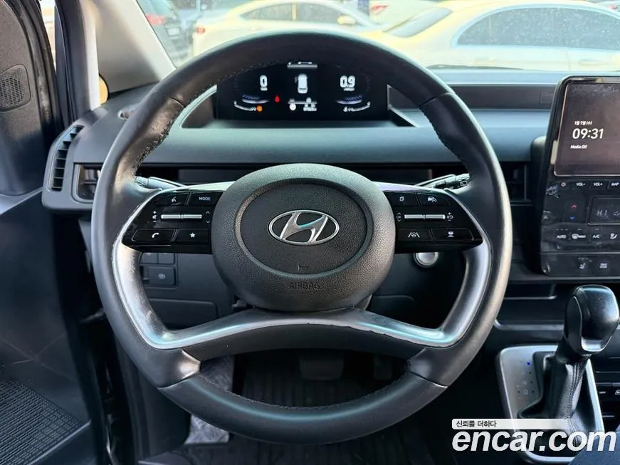 Hyundai Staria — фото 2