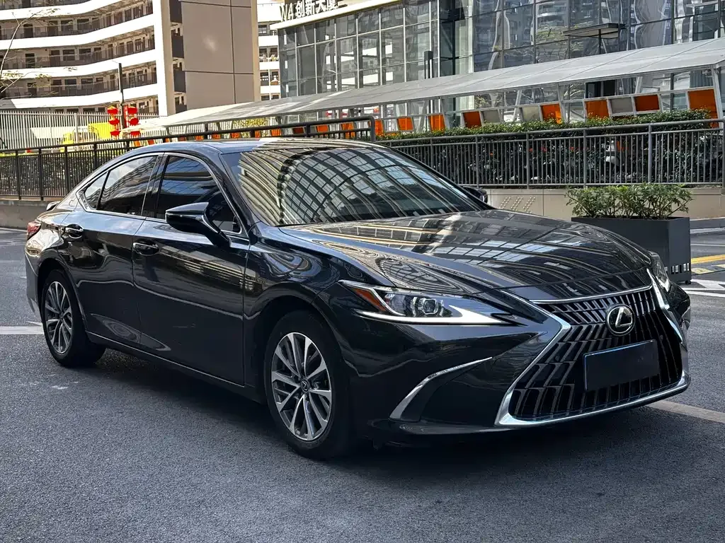 Lexus ES — фото 10