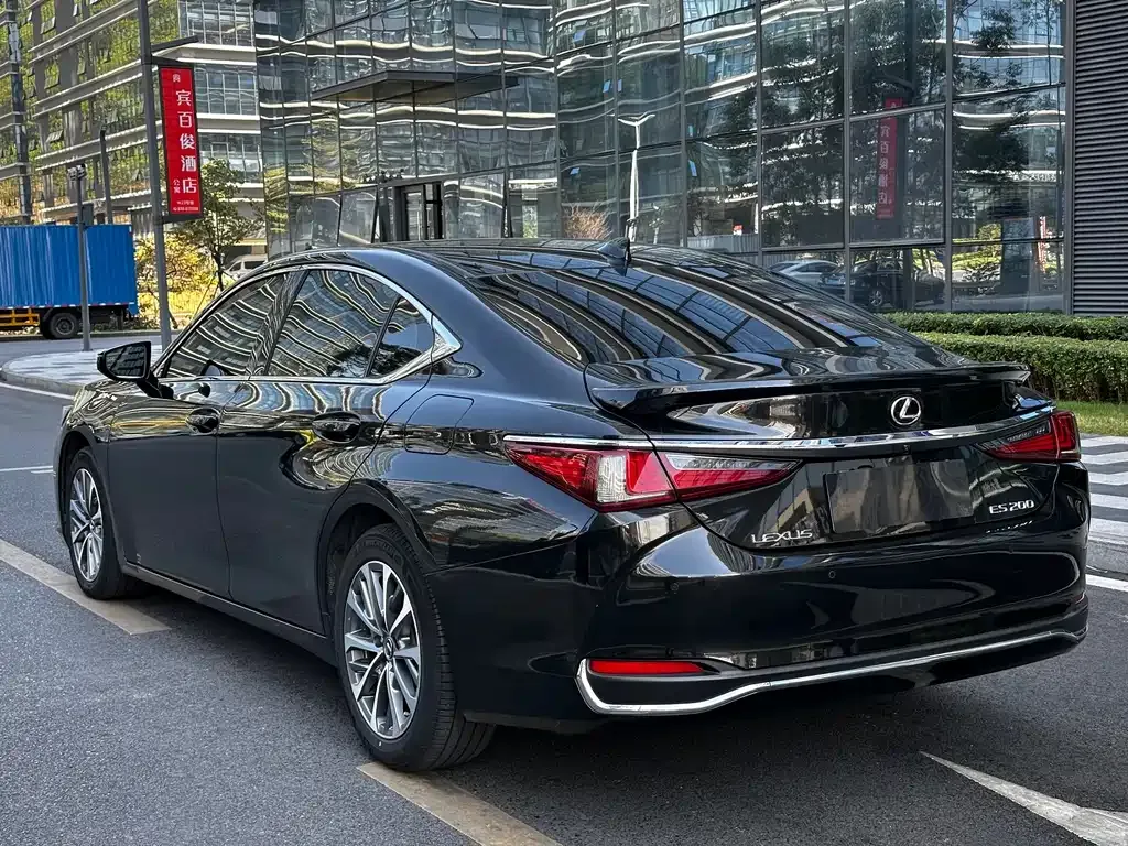 Lexus ES — фото 9