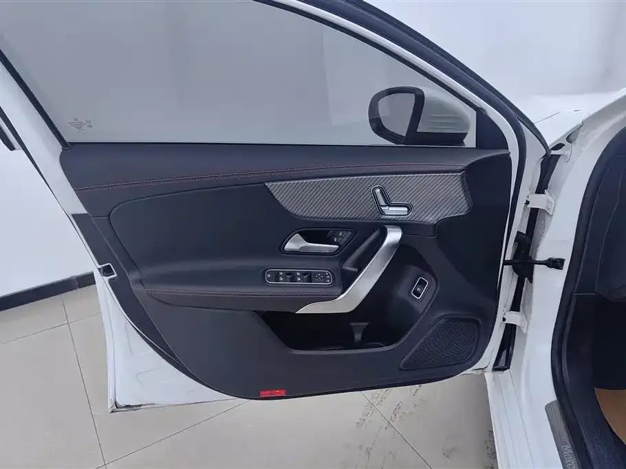 Mercedes-Benz A-Class 2023 из CN, фото 5
