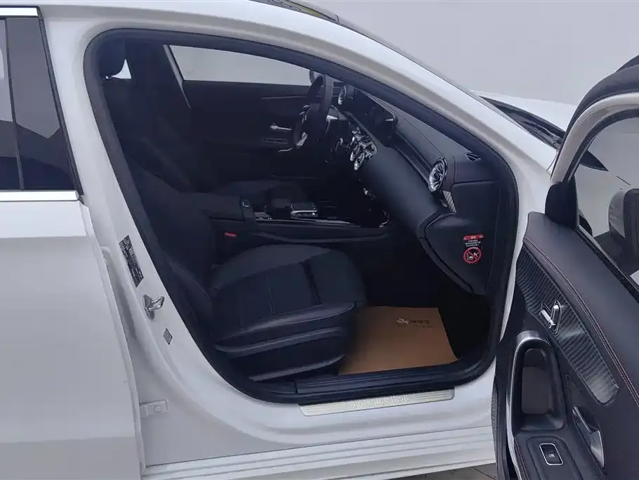 Mercedes-Benz A-Class 2023 из CN, фото 3