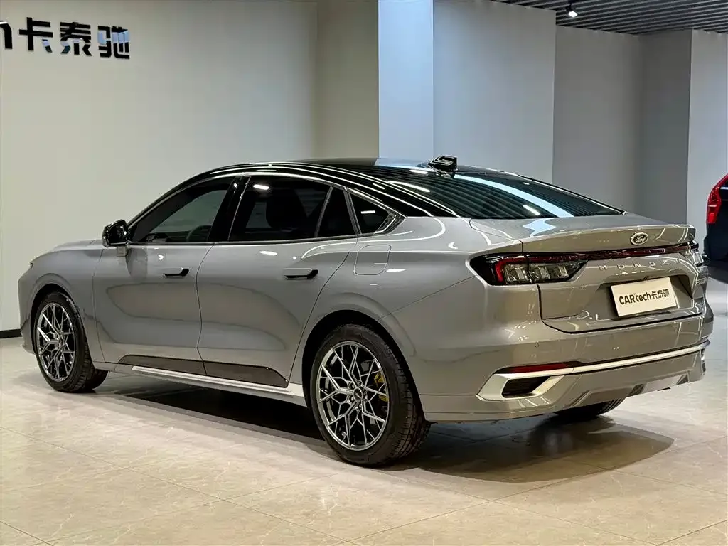 Ford Mondeo — фото 9