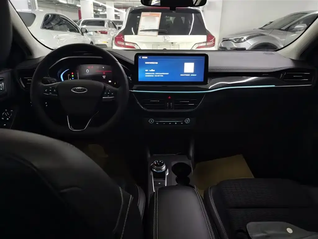 Ford Focus 2022 из CN, фото 5