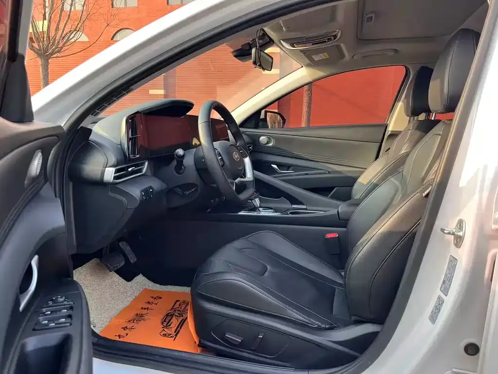 Hyundai Elantra 2022 из CN, фото 4