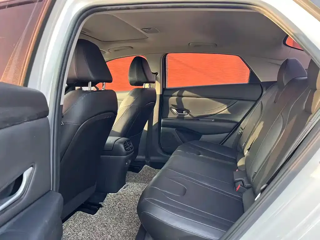 Hyundai Elantra 2022 из CN, фото 3