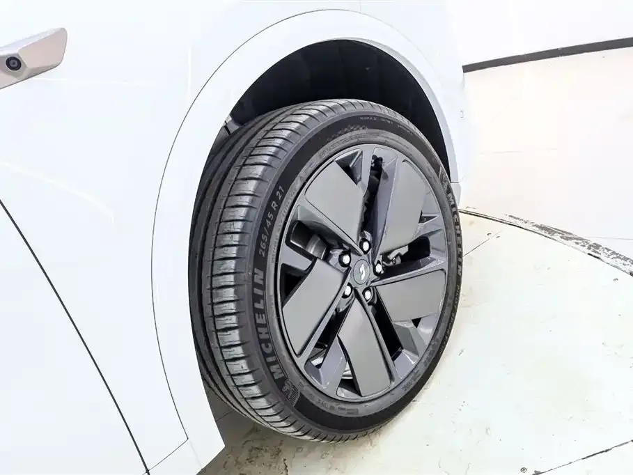Li Auto L9 2025 из CN, фото 6