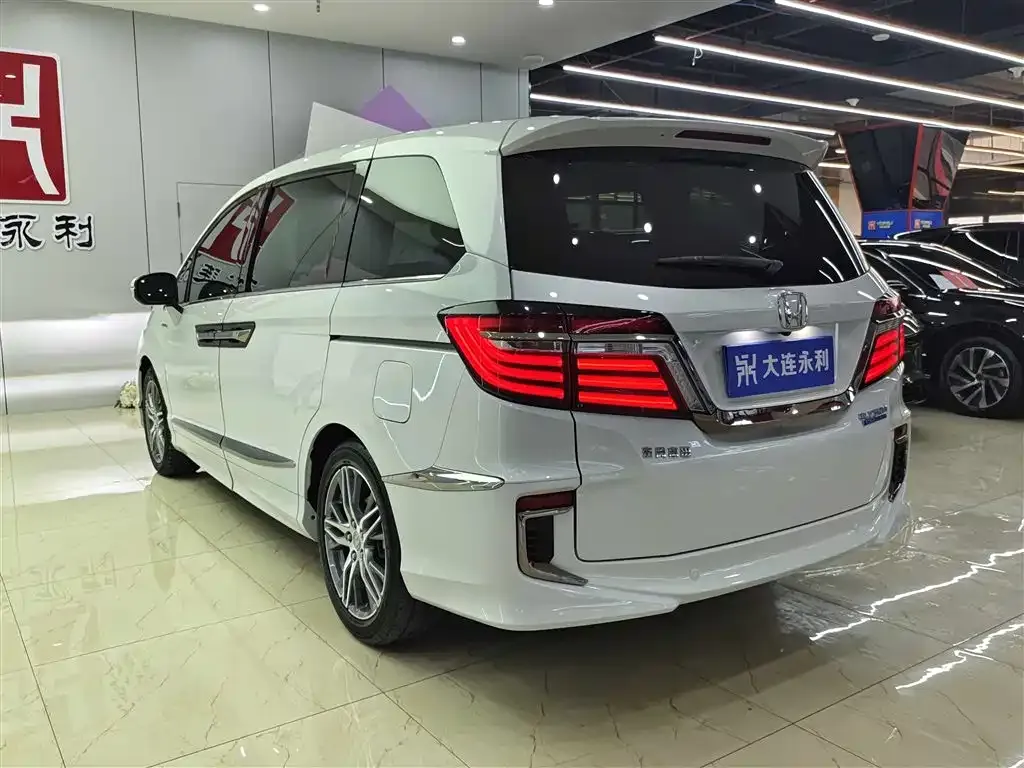 Honda Elysion 2021 из CN, фото 6
