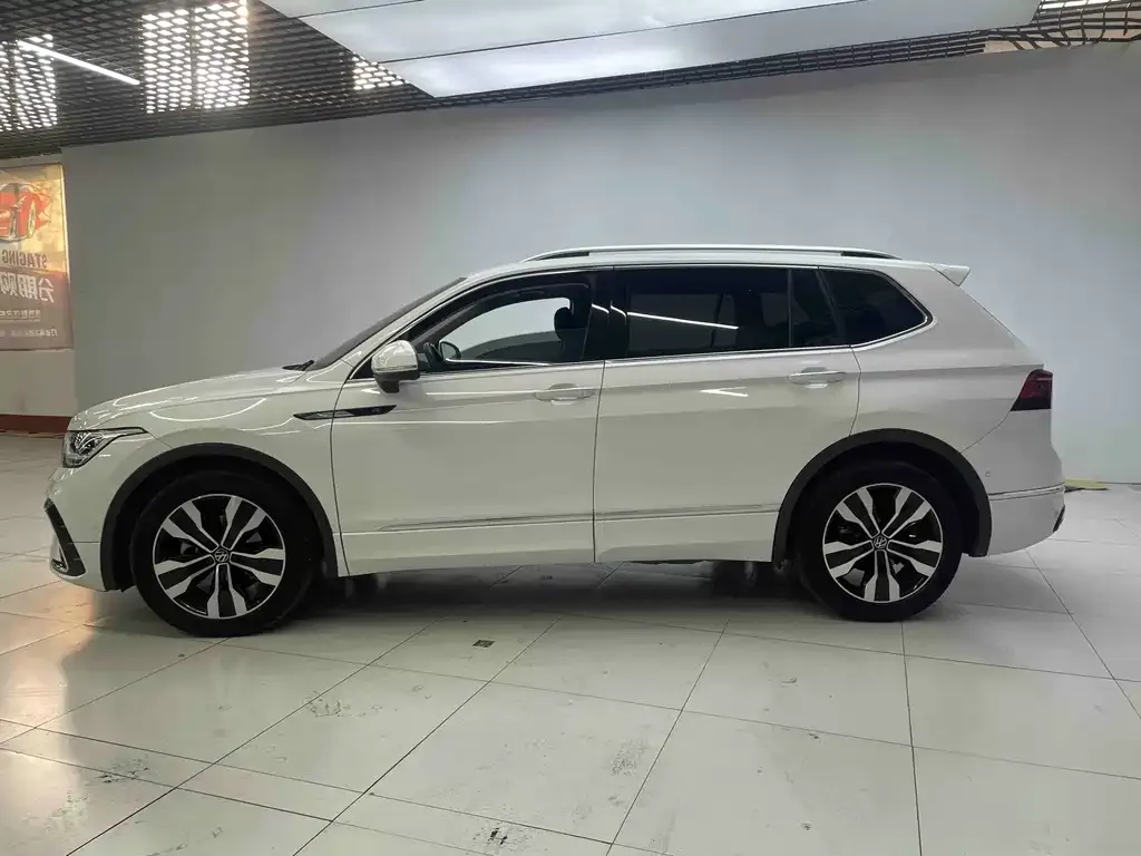 Volkswagen Tiguan L 2024 из CN, фото 2