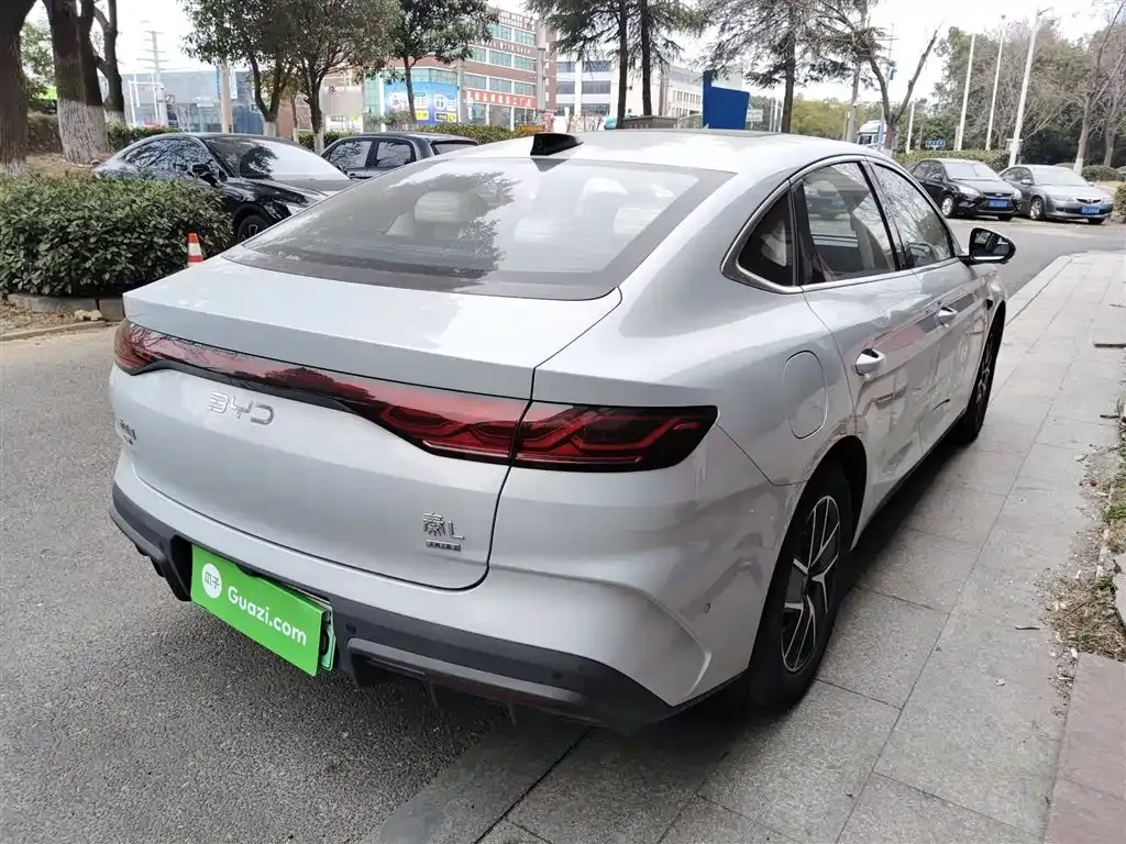 BYD Qin L — фото 6