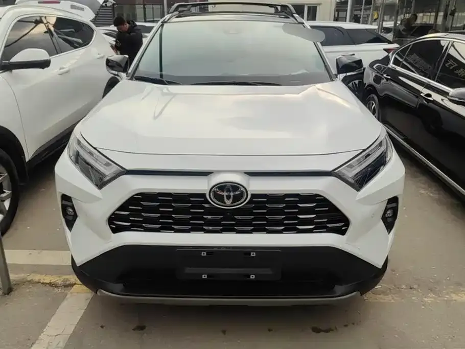 Toyota RAV4 2023 из CN, фото 6