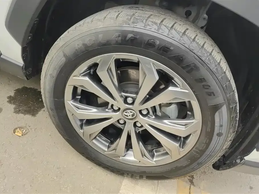 Toyota RAV4 2023 из CN, фото 8