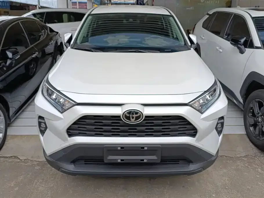 Toyota RAV4 2023 из CN, фото 4