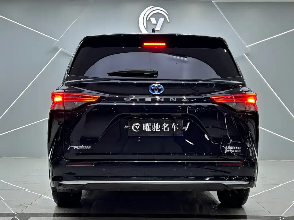 Toyota Sienna 2022 из CN, фото 2