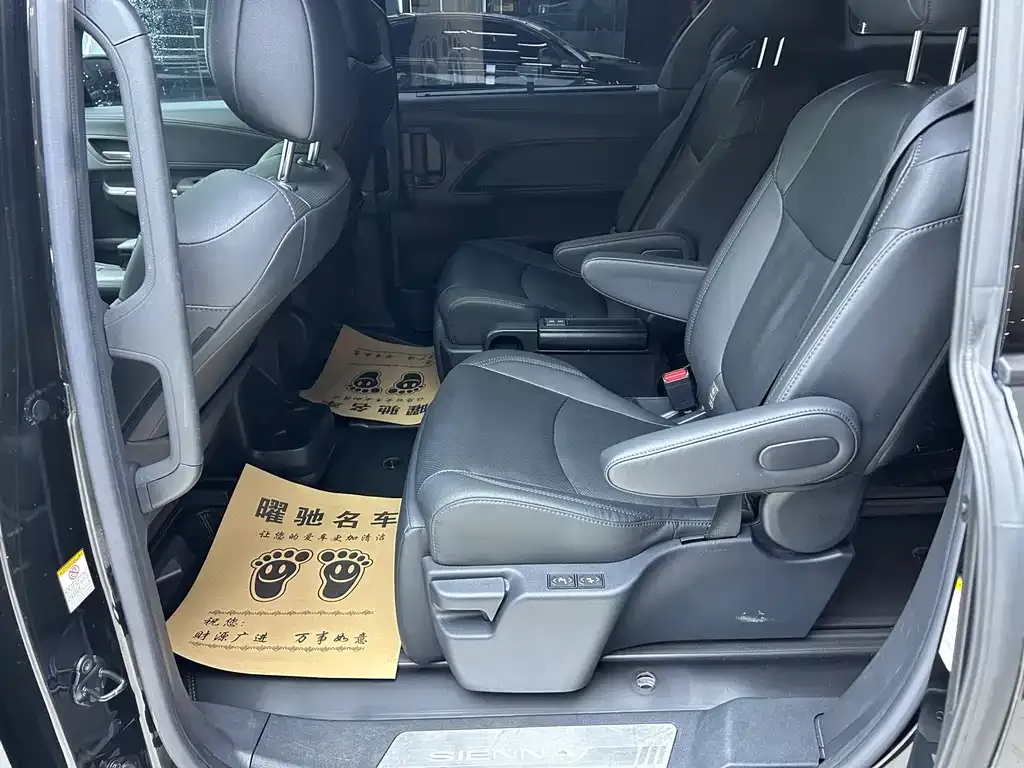 Toyota Sienna 2022 из CN, фото 5