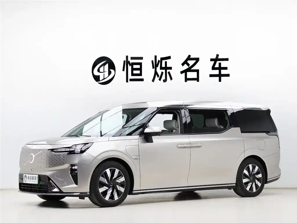 Volvo EM90 2025 из CN, фото 1