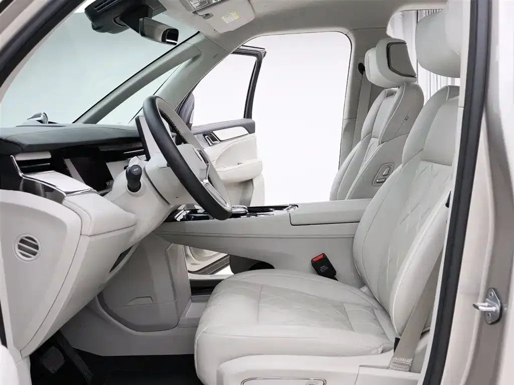 Volvo EM90 2025 из CN, фото 8
