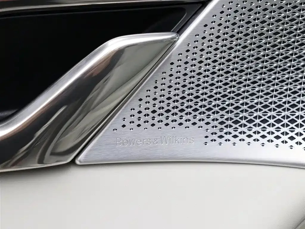 Volvo EM90 2025 из CN, фото 10