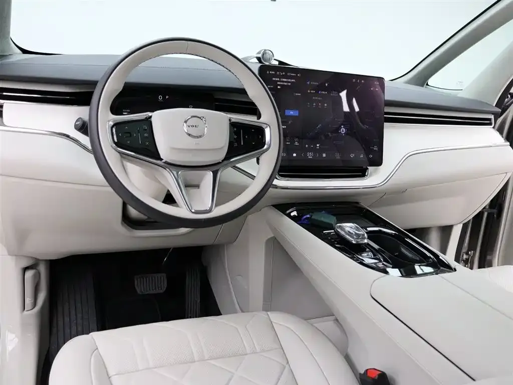 Volvo EM90 2025 из CN, фото 9