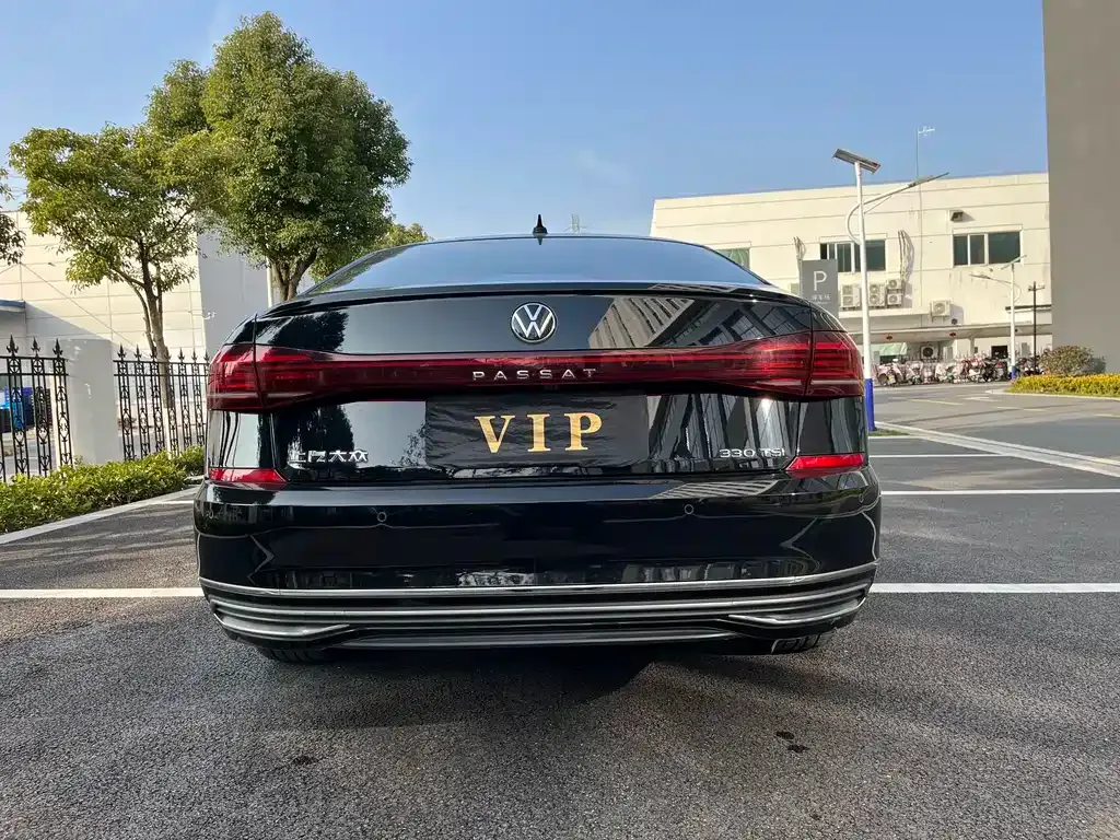 Volkswagen Passat — фото 4