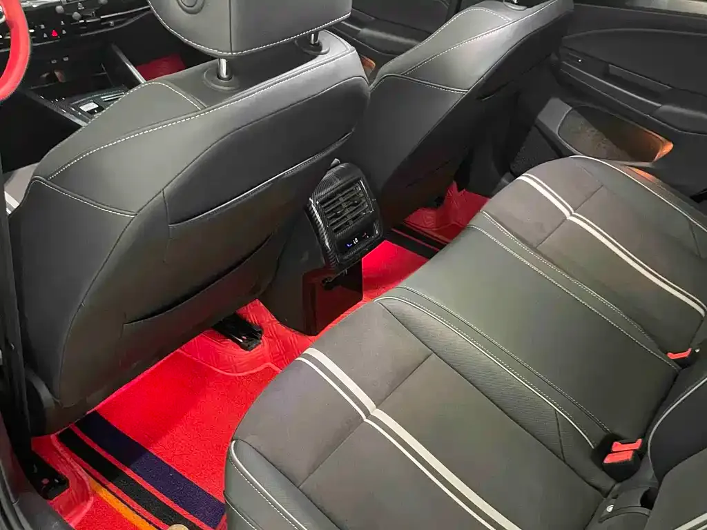 Volkswagen Golf 2023 из CN, фото 7