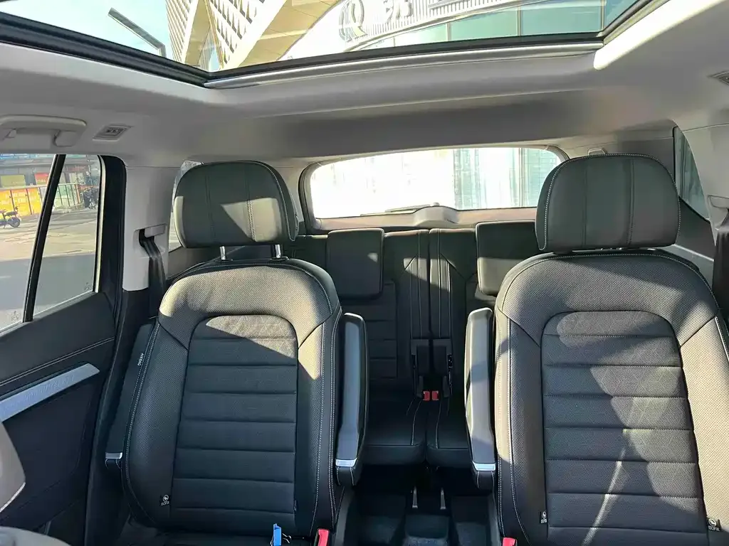 Volkswagen Talagon 2023 из CN, фото 3