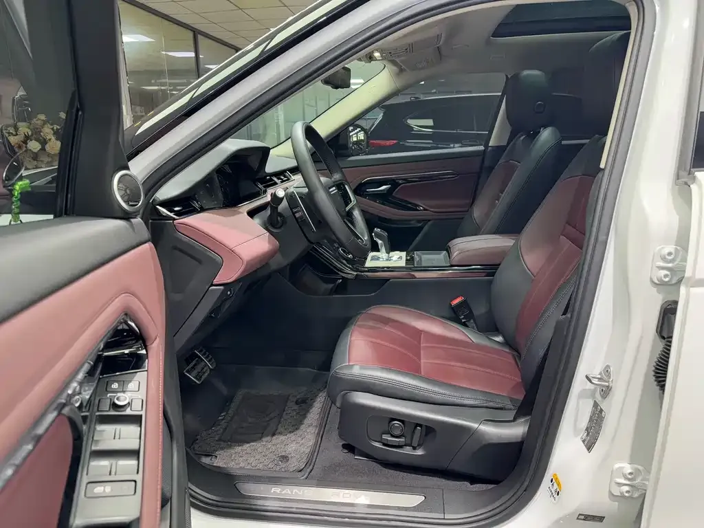 Land Rover Evoque 2023 из CN, фото 4