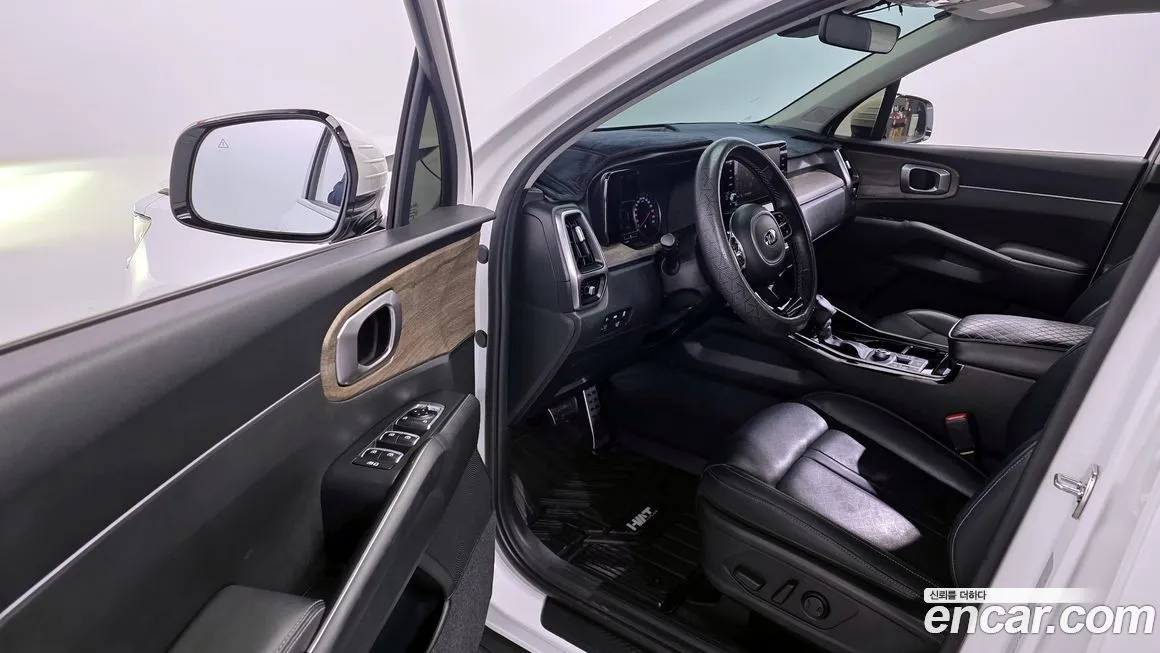 Kia Sorento — фото 7