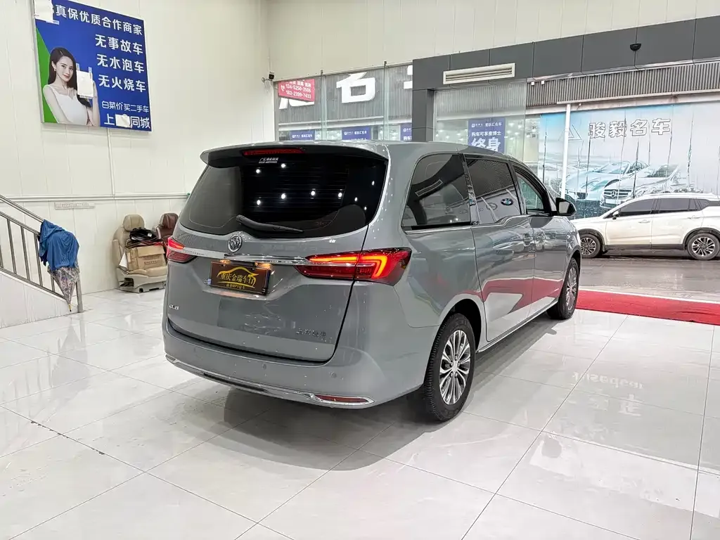 Buick GL8 2023 из CN, фото 3