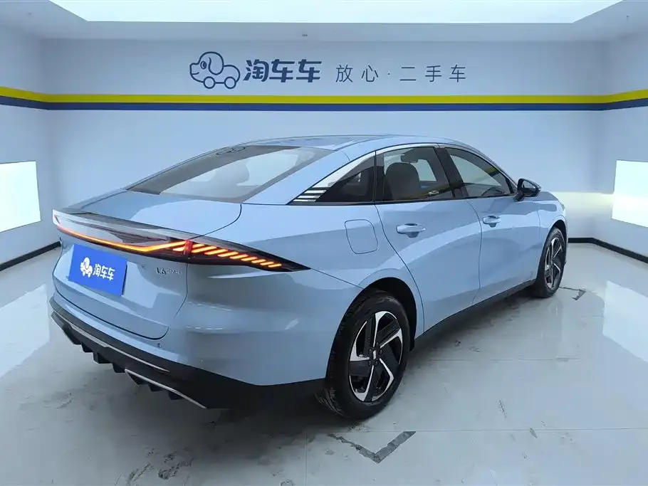 Geely Galaxy L6 — фото 2