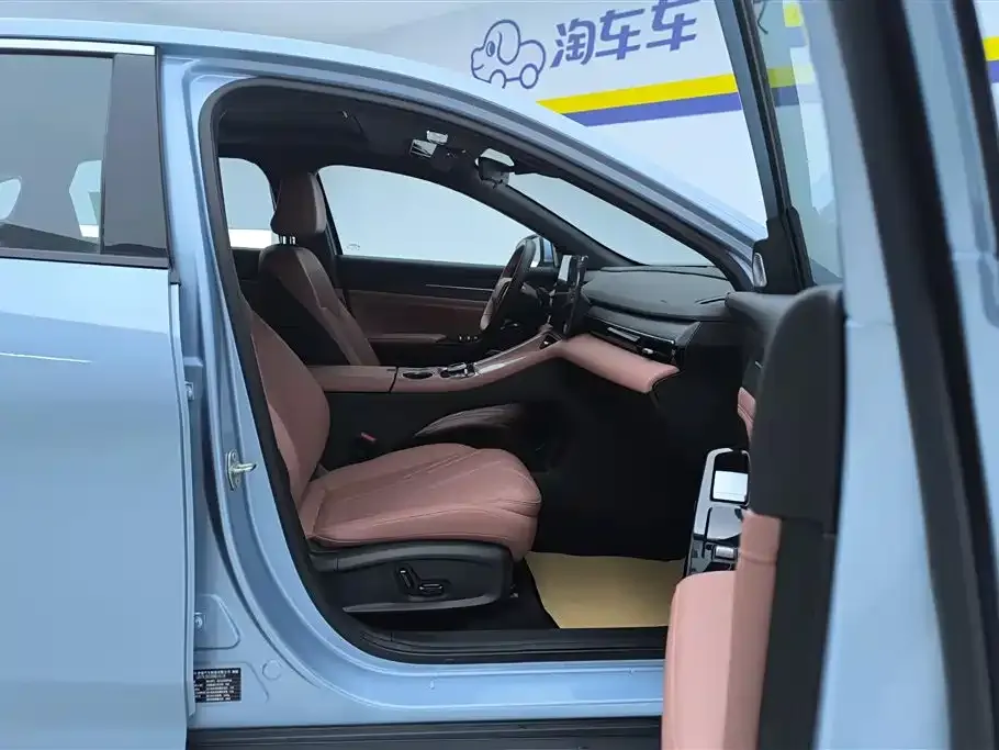 Geely Galaxy L6 — фото 8