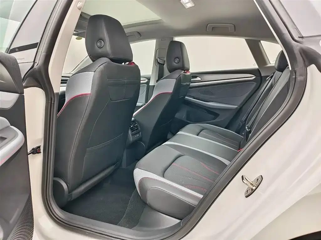 Volkswagen Lamando 2024 из CN, фото 7