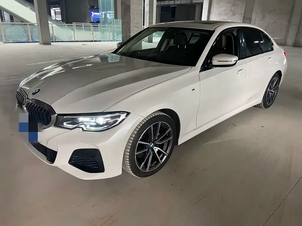 BMW 3 Series 2022 из CN, фото 1