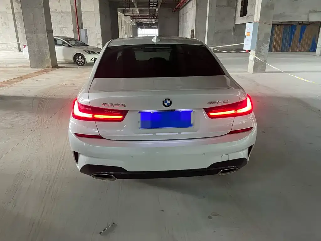 BMW 3 Series 2022 из CN, фото 2