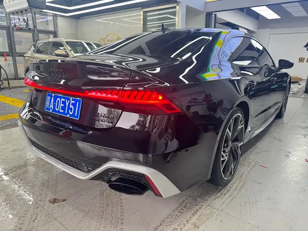 Audi A7L 2024 из CN, фото 9